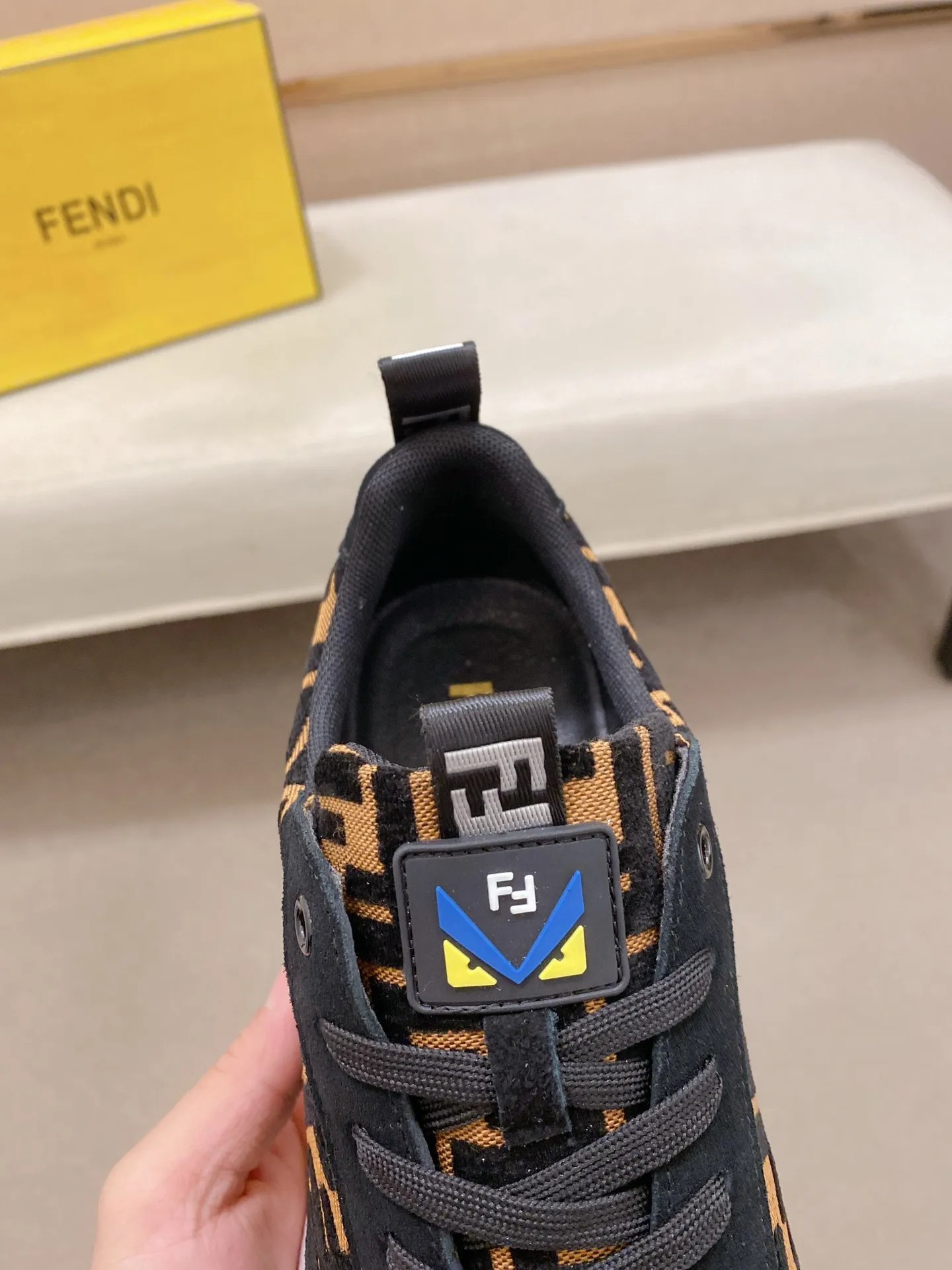 Factory price 442💰 (fendi) New high-top 👊🏻 upper 🇮🇹 imported cowhide fabric 🇩🇪 imported breathable mesh lining. The original outsole is molded to highlight the identity of every man, and the upper foot is elegant and stable🚶🏻🚶🏻The high-end custom counters reproduce the original version📯No matter the wind or rain, the shoe last remains unchanged and can withstand the verification of time🔍️,🔵 Size: 38-44